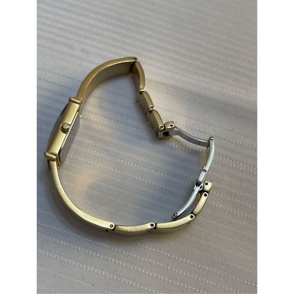 Citizen Gold Tone Eco Drive Diamond Bezel Women’s Dainty Watch Needs Battery - Picture 4 of 7